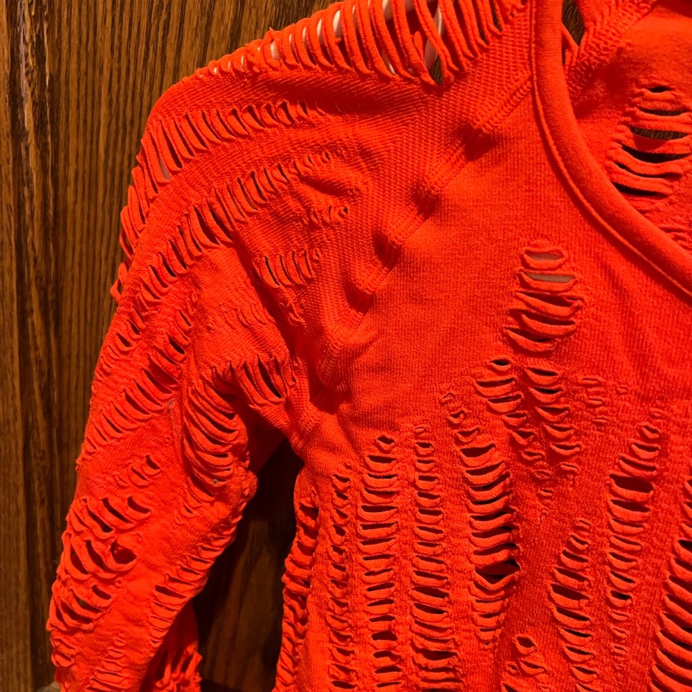 ALO Yoga Red Long Sleeve Top - Picture 2 of 2